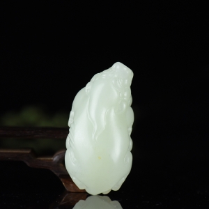 山料和田白玉貔貅吊坠