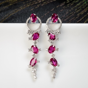 18K鸽血红红宝石耳坠