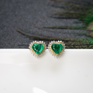 18K亮绿祖母绿心形耳钉