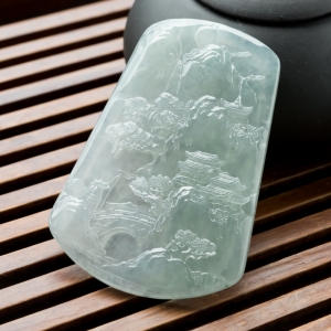 糯冰种浅绿翡翠山水意境吊坠