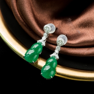 18K糯冰种翠绿翡翠福禄耳坠