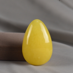 鸡油黄蜜蜡水滴吊坠