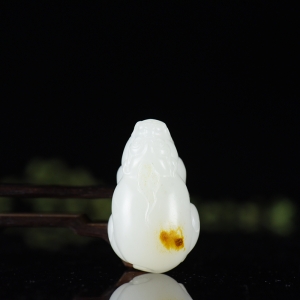 山流水料和田羊脂白玉貔貅吊坠