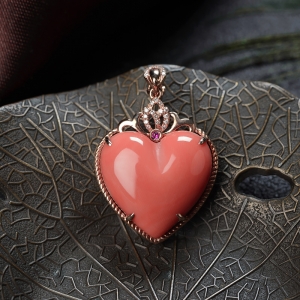 18KMOMO珊瑚心形吊坠