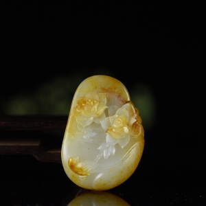 籽料和田白玉花开富贵吊坠