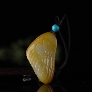 籽料和田玉黄沁天使之翼吊坠