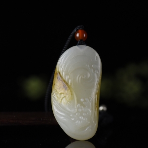 籽料和田白玉年年有余吊坠