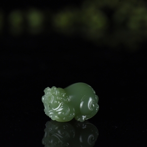 山料和田碧玉貔貅吊坠