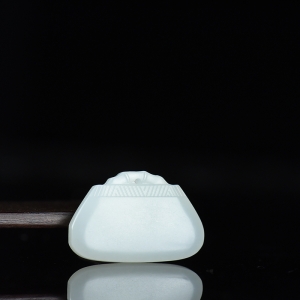 籽料和田白玉节节高平安锁吊坠