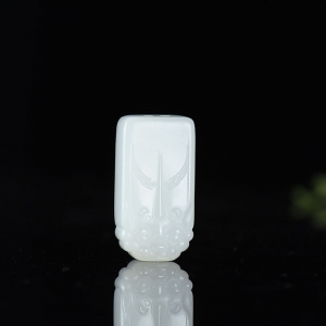 山料和田羊脂白玉貔貅吊坠