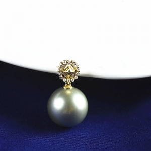 18K海水灰色珍珠吊坠