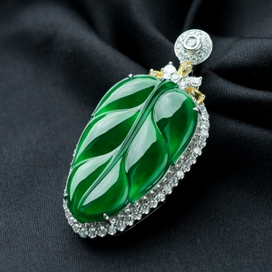 18K冰种翠绿翡翠金枝玉叶吊坠