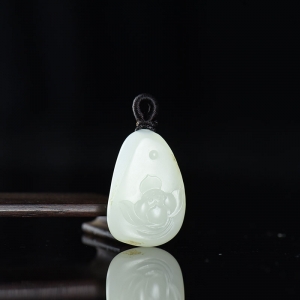 籽料和田白玉幽莲吊坠