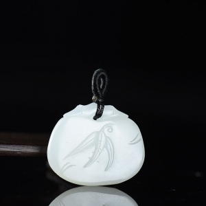 籽料和田白玉节节高平安锁吊坠