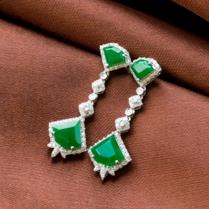 18K糯冰种翠绿翡翠耳坠