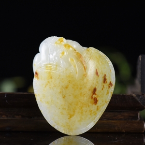 籽料和田白玉荣归手把件