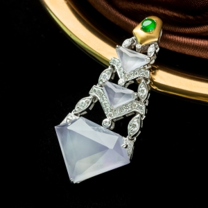 18K冰种浅紫翡翠吊坠