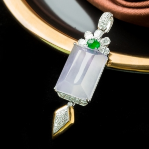 18K冰种浅紫翡翠吊坠