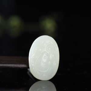 籽料和田白玉年年有余吊坠