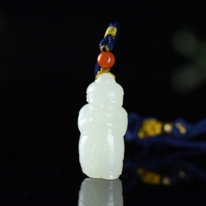 籽料和田白玉招财童子吊坠