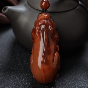 南红貔貅手把件