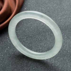 54mm冰种翡翠圆镯