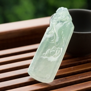 糯冰种浅绿翡翠福至心灵吊坠