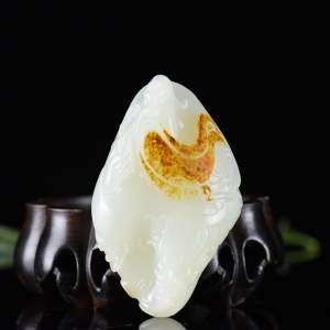 山流水料和田白玉关公手把件