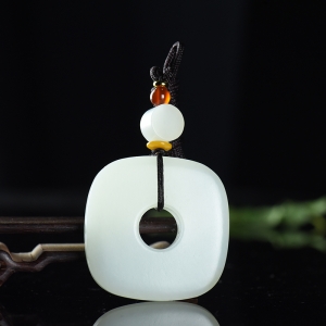 籽料和田白玉方平安扣吊坠