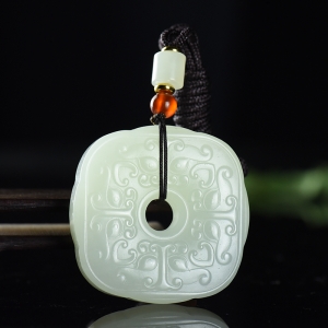 籽料和田白玉守护平安扣吊坠