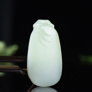 山料和田白玉节节高吊坠