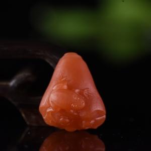 樱桃红南红莲蓬吊坠