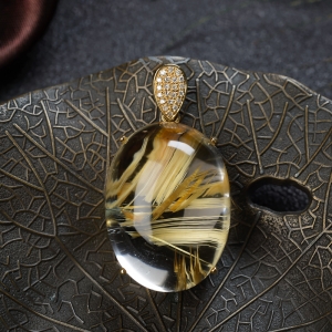 18K钛晶蛋面形吊坠