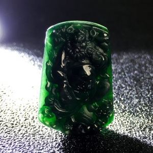 糯冰种墨翠钟馗吊坠