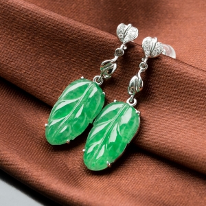 18K糯冰种翠绿翡翠金枝玉叶耳坠