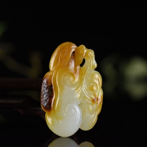 籽料和田白玉如意吊坠