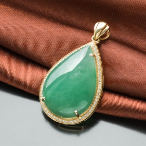 18K糯冰种豆绿翡翠水滴吊坠