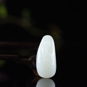 籽料和田白玉一夜封侯吊坠