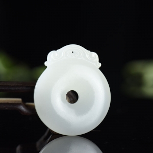 籽料和田白玉平安扣吊坠