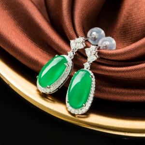 18K冰种阳绿翡翠耳坠