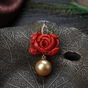 18K沙丁珊瑚牡丹花吊坠