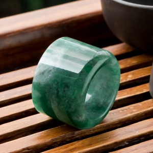 糯冰种深绿翡翠扳指