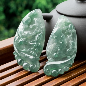 糯冰种蓝绿翡翠连年有余吊坠（一对）