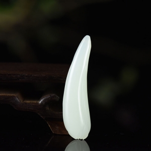 籽料和田白玉玉兰花吊坠