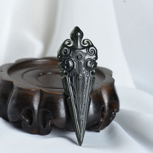 山料和田青玉剑旨吊坠