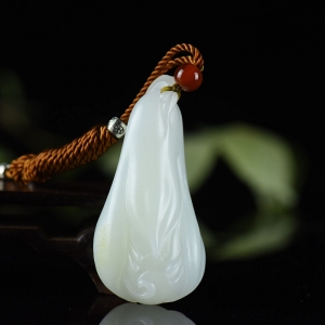 山流水料和田羊脂白玉玉兰花吊坠