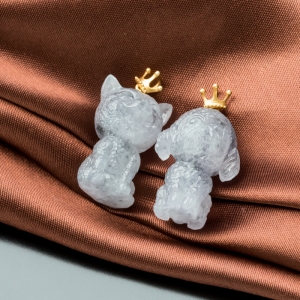 18K乌鸡种翡翠戌狗吊坠（单件）