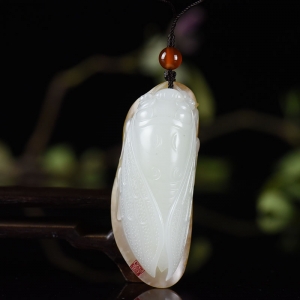 籽料和田白玉一鸣惊人吊坠