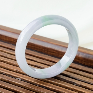 55.5mm糯冰种春带彩翡翠平安镯