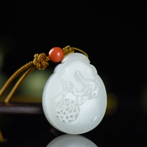 籽料和田白玉喜上眉梢香囊吊坠